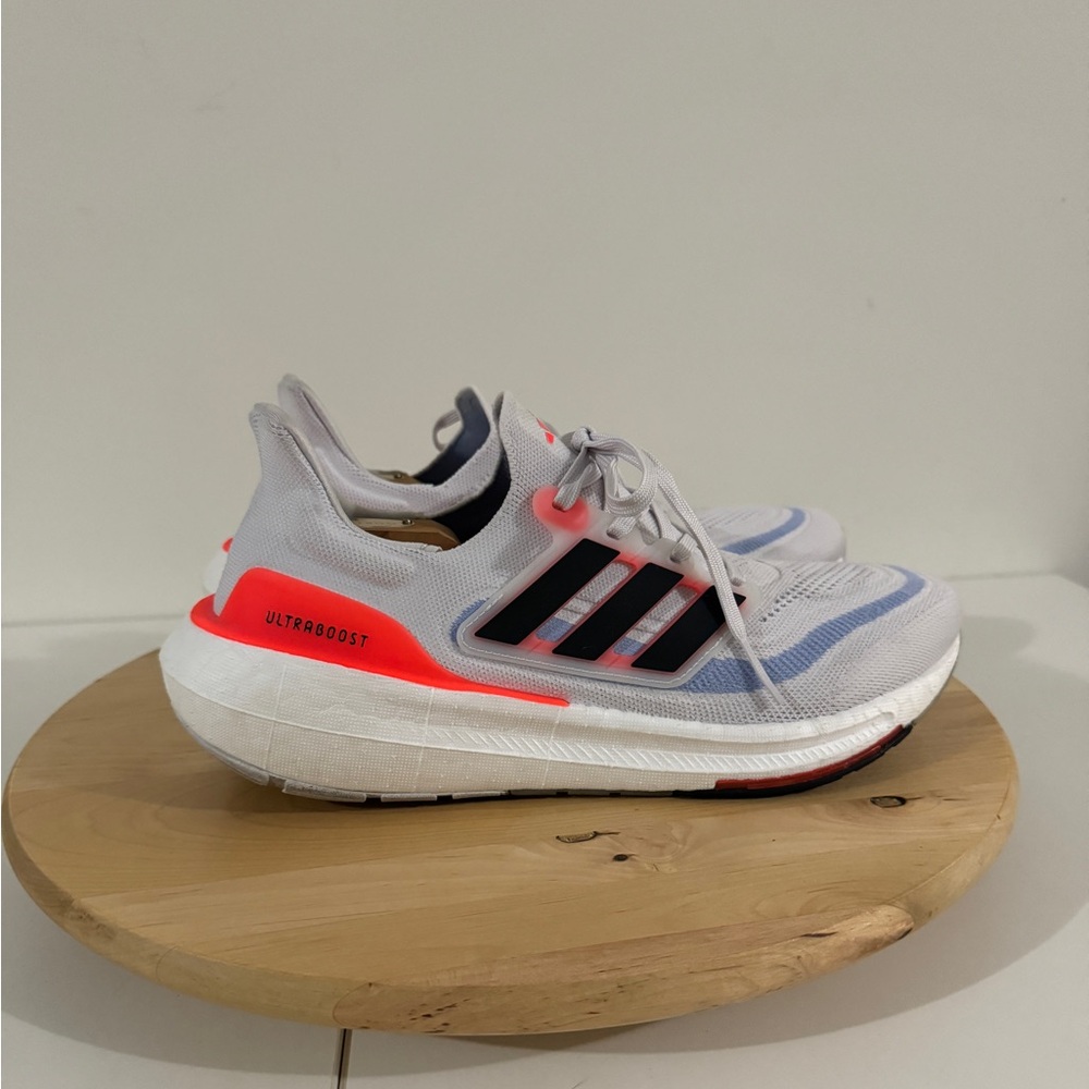 Adidas Ultraboost Light Road